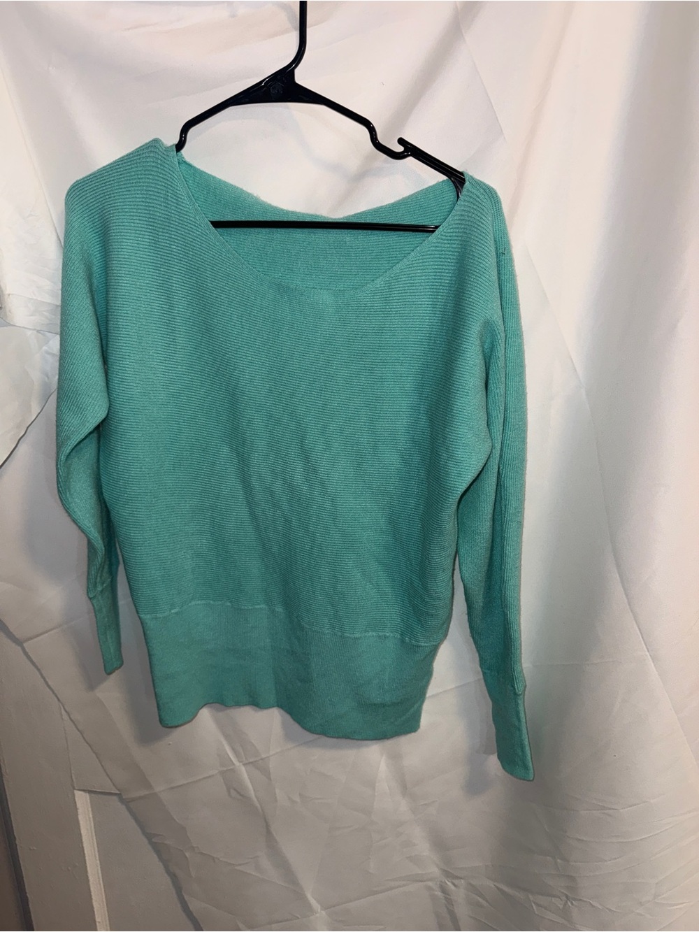 Women's Scoop Neck Lightweight Mint Green Sweater